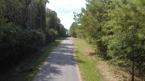 15 Lyon Dr, Laurel, MS 39440