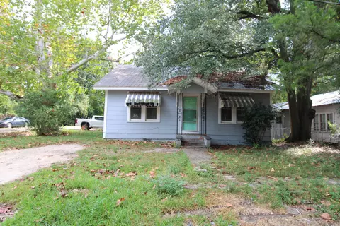 627 N 14th Ave, Laurel, MS 39440
