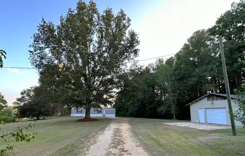 18 Lois Ln, Collins, MS 39428