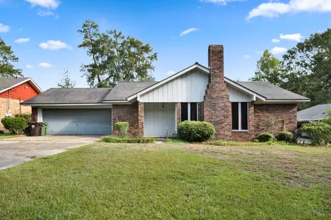 3203 Rosewood Dr, Hattiesburg, MS 39401