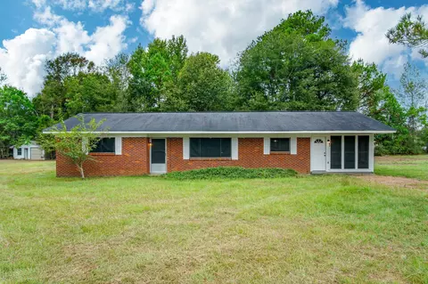 29 Beech Ln, Petal, MS 39465