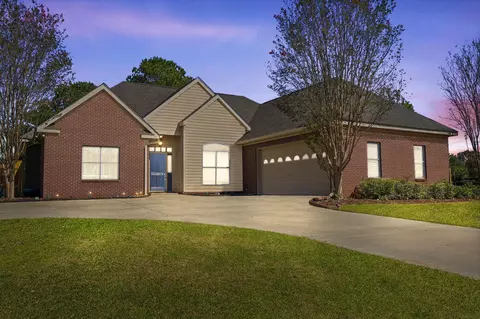 106 Crossland Rd, Sumrall, MS 39482