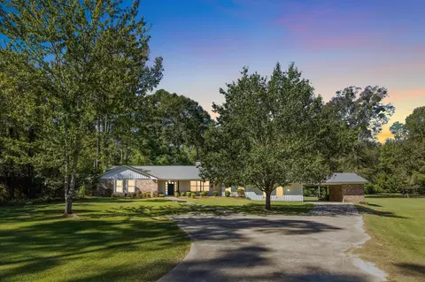 3340 Audubon Dr, Laurel, MS 39440