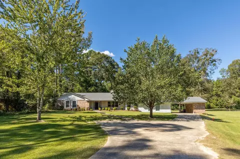 3340 Audubon Dr, Laurel, MS 39440 photo 2