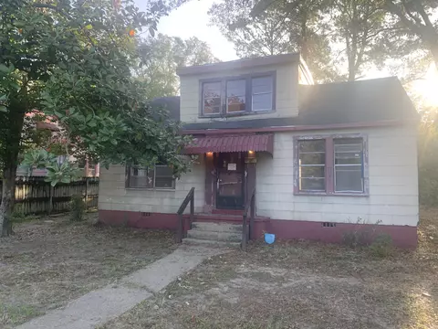 971 S 16th Ave, Laurel, MS 39440