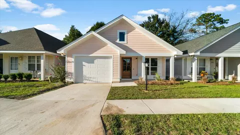 217 Mount Pleasant Dr, Hattiesburg, MS 39402