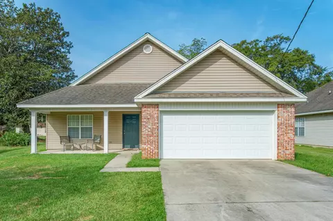 104 Gay Ave, Hattiesburg, MS 39401