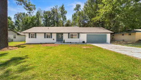 4404 Oak Forrest Dr, Hattiesburg, MS 39402