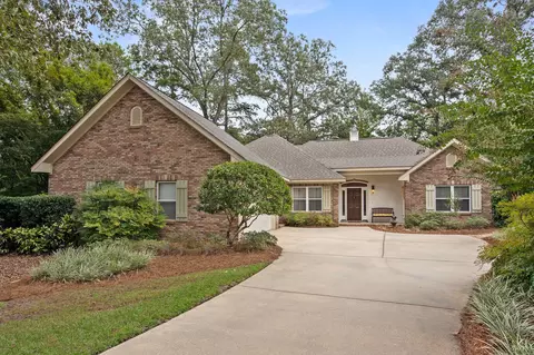 100 Red Roan Rd, Hattiesburg, MS 39402