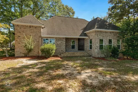 34 Wandering Oaks Ln, Hattiesburg, MS 39401