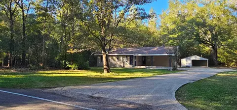 596 Pitts Rd, Hattiesburg, MS 39402