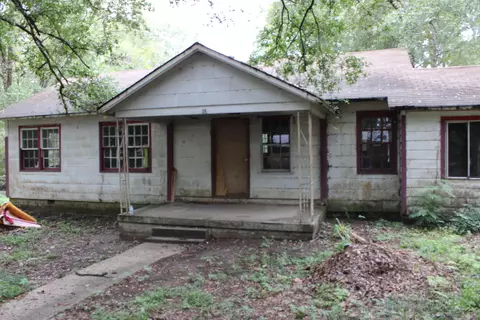 26 Gulf Camp Cir, Lumberton, MS 39455