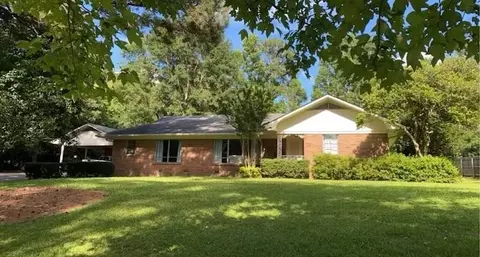 702 Sumrall Rd, Columbia, MS 39429