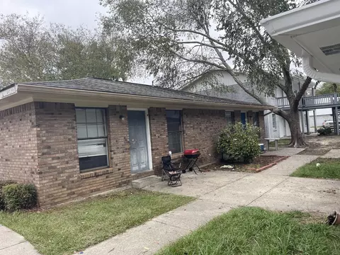 9 Azalea Ave, Hattiesburg, MS 39402