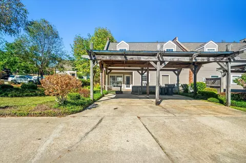 6 Planters Ln, Hattiesburg, MS 39402