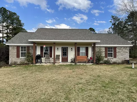 8 C S Rd, Foxworth, MS 39483