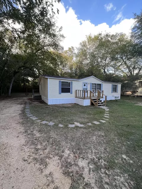19 W Division St, Foxworth, MS 39483