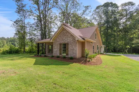 14 Atkinson Rd, Sumrall, MS 39482