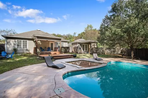 54 Clear Springs Ct, Hattiesburg, MS 39402