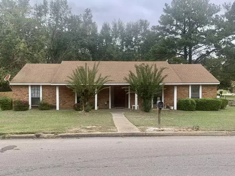 13 Sharmont Dr, Hattiesburg, MS 39402