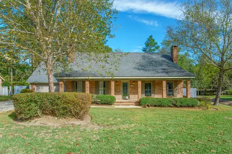 111 Merianne Dr, Hattiesburg, MS 39402