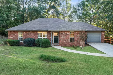 106 Howard Dr, Hattiesburg, MS 39402