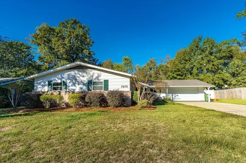 1215 Windsor Dr, Hattiesburg, MS 39402