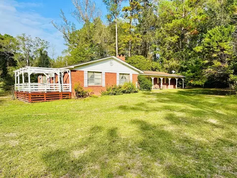 1527 Old Hwy 15, Ovett, MS 39464