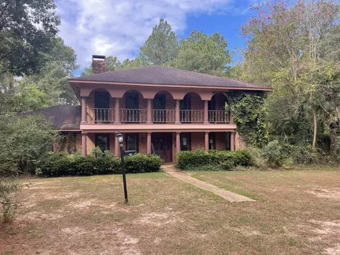 145 Balboa Dr, Hattiesburg, MS 39402
