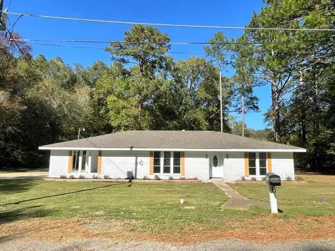 104 Shady Ln, Hattiesburg, MS 39402