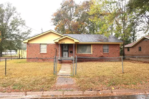 1712 S 11th Ave, Laurel, MS 39440