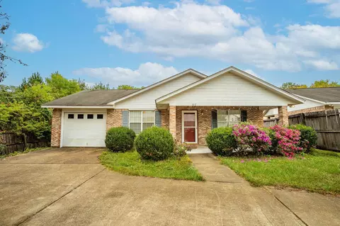 106 Post Oak Dr, Hattiesburg, MS 39402