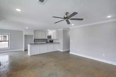 Living - 307 Anse Reed Rd, Magee, MS 39111 photo 1 of 2