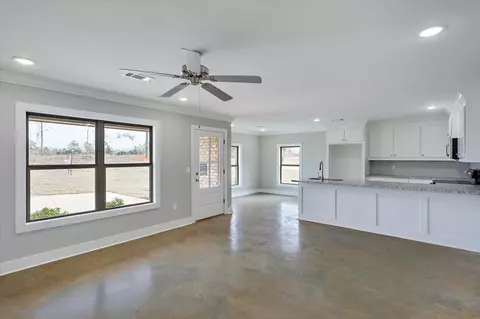 Living - 307 Anse Reed Rd, Magee, MS 39111 photo 2 of 2