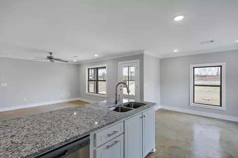 Kitchen - 307 Anse Reed Rd, Magee, MS 39111 photo 3 of 4
