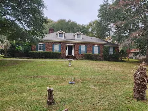 102 W Lakeside Dr, Hattiesburg, MS 39402