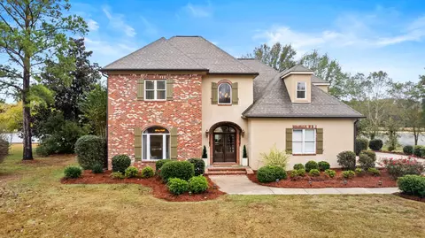 20 Regina Dr, Hattiesburg, MS 39402