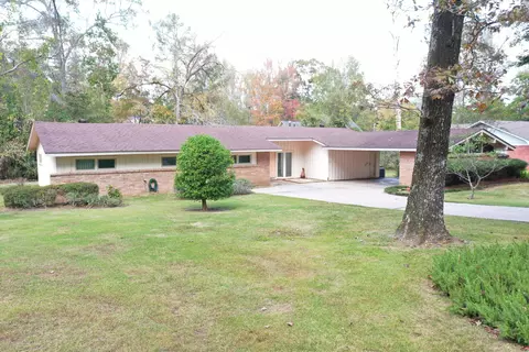 925 Cherry Ln, Laurel, MS 39440 photo 2