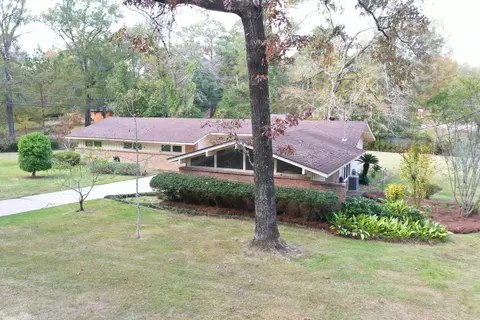 925 Cherry Ln, Laurel, MS 39440 photo 3