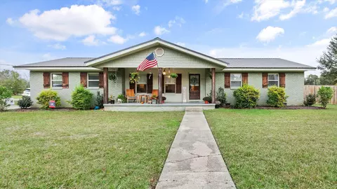 301 Clarendon Ave, Petal, MS 39465