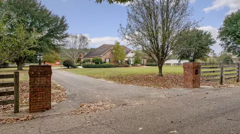 79 Raybourn Rd, Sumrall, MS 39482 photo 2