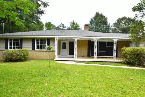 2303 Mimosa Ln, Hattiesburg, MS 39402
