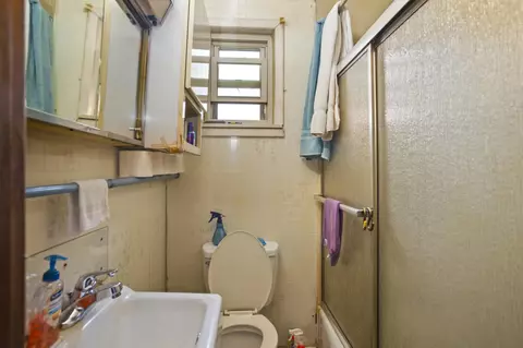 Bath - 102 3rd Ave, Petal, MS 39465 photo 2 of 2