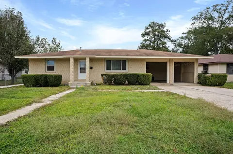 102 3rd Ave, Petal, MS 39465