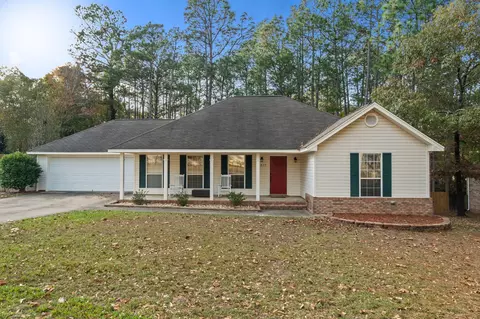 611 Maplewood Dr, Hattiesburg, MS 39402