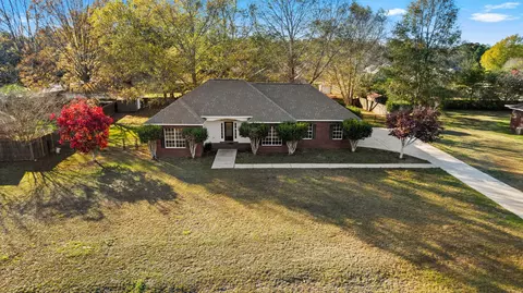 35 Corner Oaks Dr, Hattiesburg, MS 39402