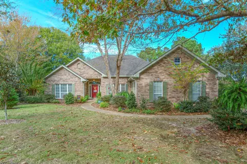 252 Timberton Dr, Hattiesburg, MS 39401