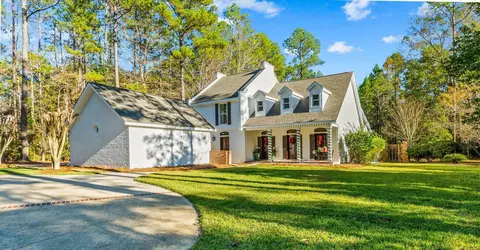 7 Canebrake Blvd, Hattiesburg, MS 39402