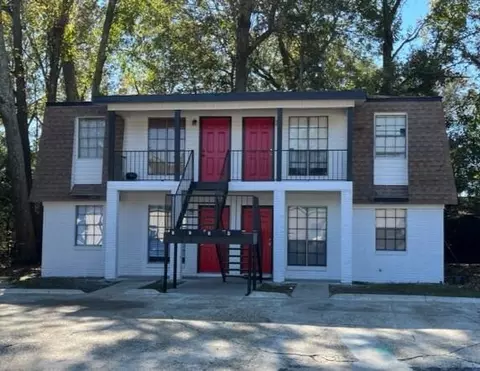 105 Jackson Ave, Petal, MS 39465