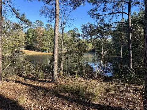 22 Parsons Creek Rd, Hattiesburg, MS 39402